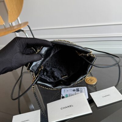 CC MINI HOBO HANDBAG 20 IN BLACK CALFSKIN GOLD-TONE HARDWARE