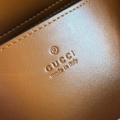 img_89648692_20250528_i1748434024_9031_4_jpg GUCCI 26S PADLOCK TOP HANDLE BAG 25 IN DARK BEIGE AND BROWN CALFSKIN