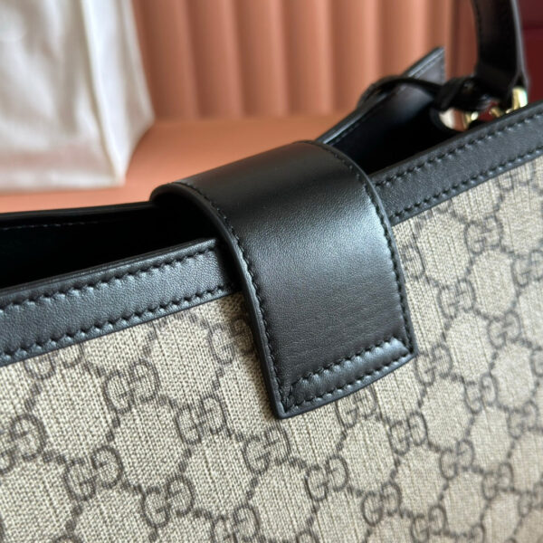 img_89648692_20250602_i1748855363_8284_5_jpg GUCCI 26S PADLOCK TOP HANDLE BAG 25 IN DARK BEIGE AND BLACK CALFSKIN
