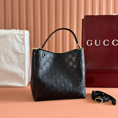 GUCCI 26S HAND BAG 25 IN BLACK CALFSKIN WITH MONOGRAM PATTERN