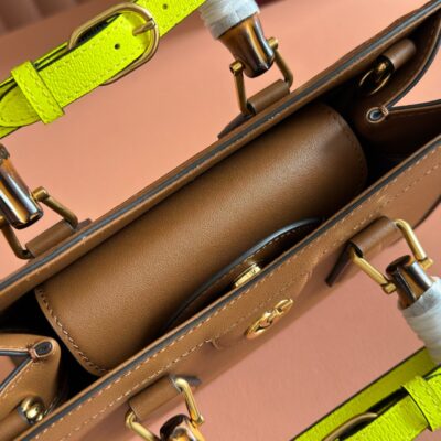 img_89648692_20251220_i1766219370366_5421_0_6_jpg GUCCI 26S DIANA TOTE BAG 27 IN BROWN CALFSKIN