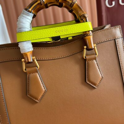 img_89648692_20251220_i1766219374871_7190_0_5_jpg GUCCI 26S DIANA TOTE BAG 27 IN BROWN CALFSKIN