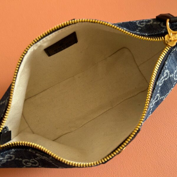 img_89648692_20251223_i1766486953773_9126_0_7_jpg GUCCI 26S GIGLIO TOP HANDLE BAG 19 IN BLUE AND WHITE DENIM