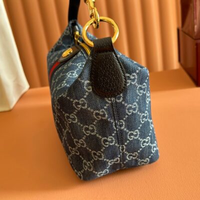 img_89648692_20251223_i1766486986933_2548_0_6_jpg GUCCI 26S GIGLIO TOP HANDLE BAG 27 IN BLUE AND WHITE DENIM