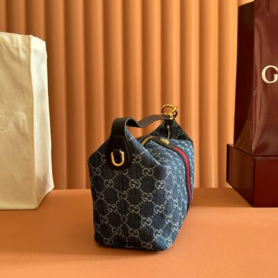 img_89648692_20251223_i1766486987039_292_0_2_jpg GUCCI 26S GIGLIO TOP HANDLE BAG 27 IN BLUE AND WHITE DENIM