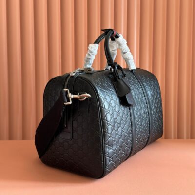 img_89648692_20251228_i1766915583851_8513_0_2_jpg GUCCI 26S EMBLEM DUFFLE BAG 45 IN BLACK EMBOSSED CALFSKIN