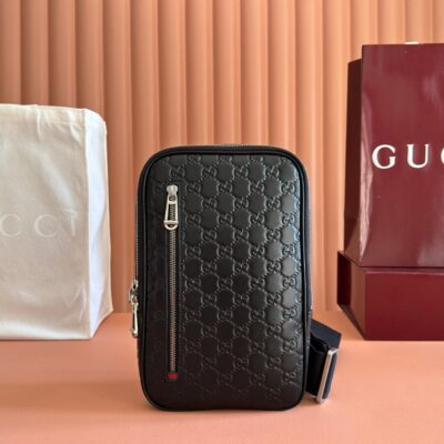 GUCCI 26S CROSSBODY BAG 28 IN BLACK EMBOSSED CALFSKIN