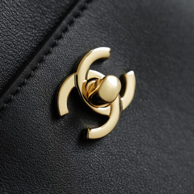 CHANEL 26S CERF TOTE BAG 39 IN BLACK CALFSKIN GOLD HARDWARE