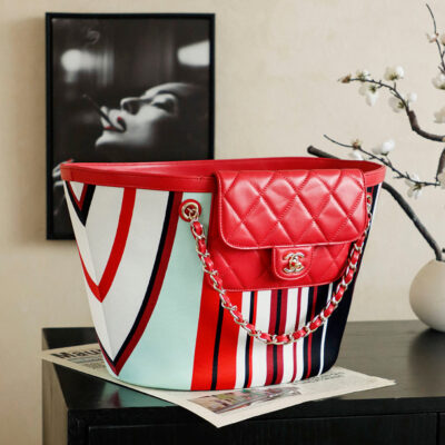 img_8e603200_20260618_i1781772813965_6557_0_0_jpg CHANEL 26S LARGE TOTE BAG 54 IN RED MULTICOLOR CANVAS AND CALFSKIN GOLD HARDWARE