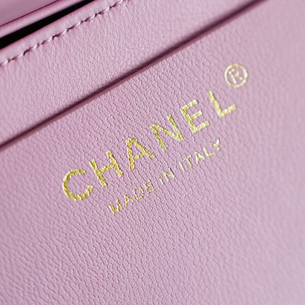 img_8e603200_20260619_i1781860585960_1123_0_6_jpg CHANEL 26S CLASSIC FLAP MEDIUM 23 IN NATURAL RAFFIA AND LIGHT PURPLE CALFSKIN GOLD HARDWARE