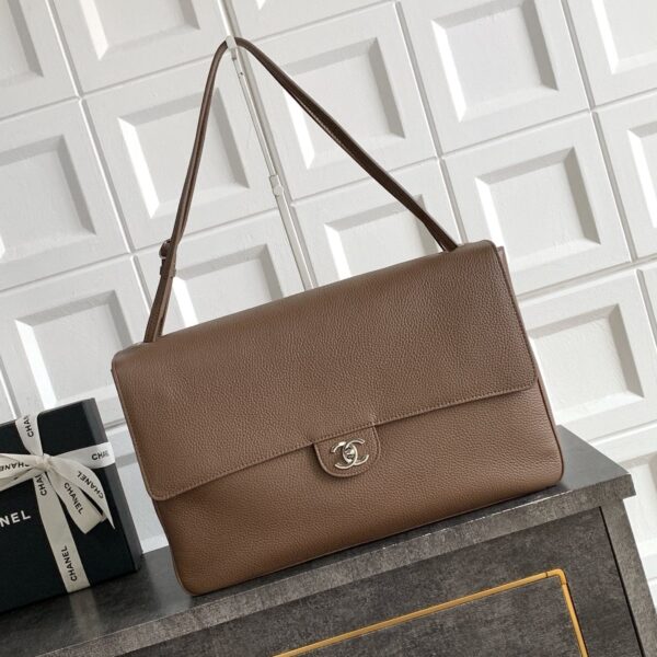 img_9322ccb2_20260503_i1777809548067_8527_0_0_jpg CHANEL 26S SOUPLISSIMO MAXI FLAP 39 IN BROWN GRAINED CALFSKIN SILVER HARDWARE