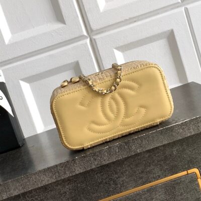 img_9322ccb2_20260508_i1778244339226_7093_0_3_jpg CHANEL 26S VANITY CASE 17 IN BEIGE WOVEN RAFFIA GOLD HARDWARE