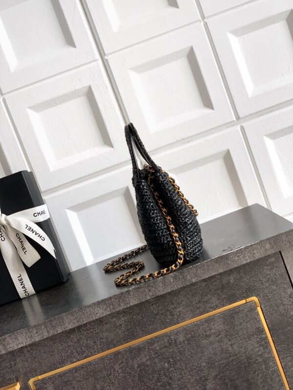 img_9322ccb2_20260523_i1779518811769_1982_0_1_jpg CHANEL 26S TOP HANDLE BAG 19 IN BLACK RAFFIA AND CALFSKIN GOLD HARDWARE