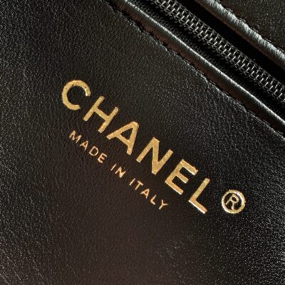 img_9322ccb2_20260523_i1779518811846_4307_0_8_jpg CHANEL 26S TOP HANDLE BAG 19 IN BLACK RAFFIA AND CALFSKIN GOLD HARDWARE