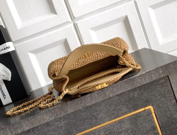 img_9322ccb2_20260606_i1780747550188_524_0_7_jpg CHANEL 26S TOP HANDLE BAG 19 IN NATURAL RAFFIA AND CALFSKIN GOLD HARDWARE