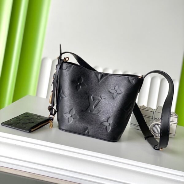ALL IN BB 18 IN BLACK EMBOSSED COWHIDE GOLD LOCK