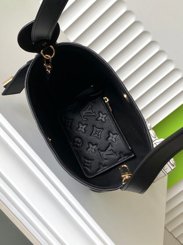 ALL IN BB 18 IN BLACK EMBOSSED COWHIDE GOLD LOCK