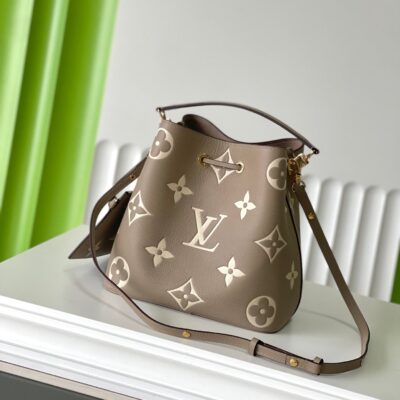 CRAFTY NEONOE 26 IN BROWN AND CREAM BICOLOR EMPREINTE CALFSKIN