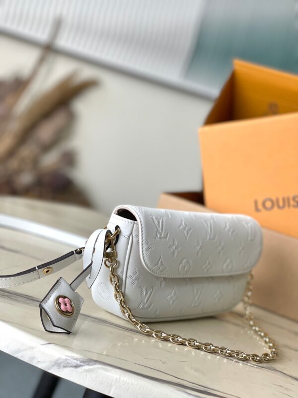 img_9acee4e0_20240815_i1723707332_5390_1_jpg WALLET ON CHAIN IVY 23 IN WHITE MONOGRAM PERFORATED CALFSKIN GOLD HARDWARE
