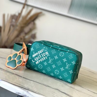 img_9acee4e0_20241004_i1728040525_1163_0_jpg LOCKER DOPP KIT 28 IN GREEN MONOGRAM HERITAGE CANVAS