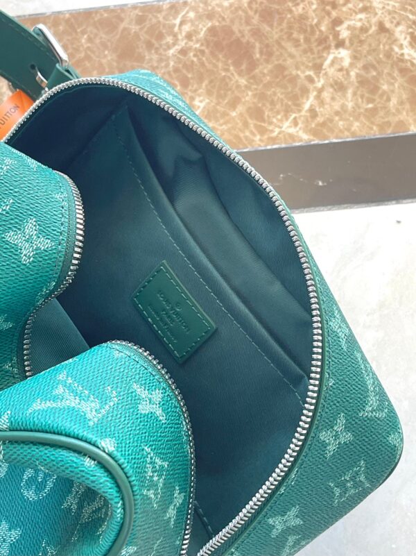 img_9acee4e0_20241004_i1728040525_9804_7_jpg LOCKER DOPP KIT 28 IN GREEN MONOGRAM HERITAGE CANVAS