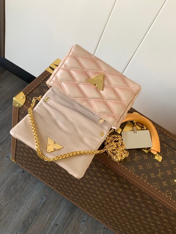 LV 25S GO-14 MM 23 IN LIGHT PINK QUILTED LAMBSKIN GOLD HARDWARE