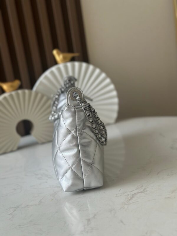 img_a5af95f4_20251021_i1761020775954_9566_0_1_jpg CHANEL 26S HOBO BAG 26 IN SILVER LAMBSKIN