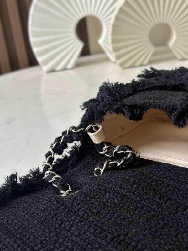CHANEL 26S FLAP BAG 27 IN BLACK TWEED