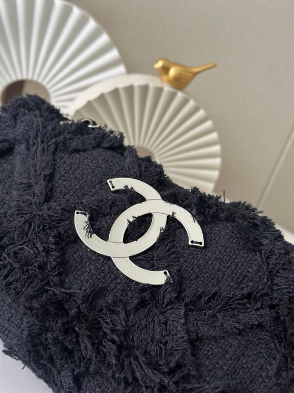 CHANEL 26S FLAP BAG 27 IN BLACK TWEED