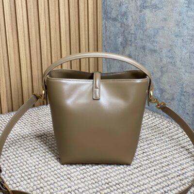 img_aed707d3_20240422_a1713775534256_6523_jpg LE 37 SMALL BUCKET BAG 20 IN CEDAR BROWN CALFSKIN GOLD HARDWARE