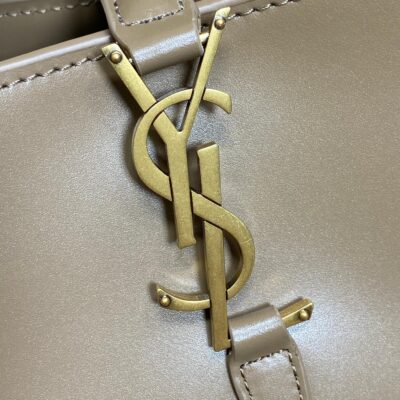 img_aed707d3_20240422_a1713775534577_6767_jpg LE 37 SMALL BUCKET BAG 20 IN CEDAR BROWN CALFSKIN GOLD HARDWARE