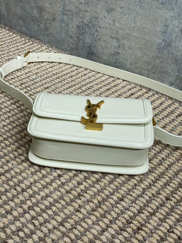 img_aed707d3_20240531_a1717134080137_2576_jpg SOLFERINO SMALL SATCHEL 19 IN WHITE CALFSKIN GOLD HARDWARE