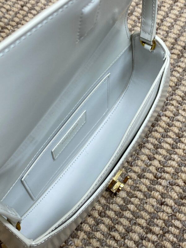 VOLTAIRE IN BOX SHOULDER BAG 21 IN WHITE CALFSKIN GOLD METALLIC