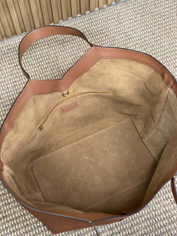 Y TOTE BAG 39 IN TAWNY BROWN CALFSKIN