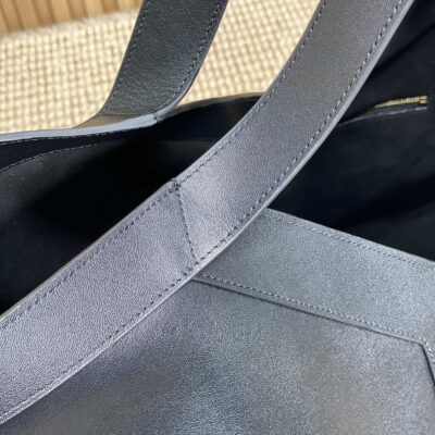 Y TOTE BAG 39 IN BLACK CALFSKIN