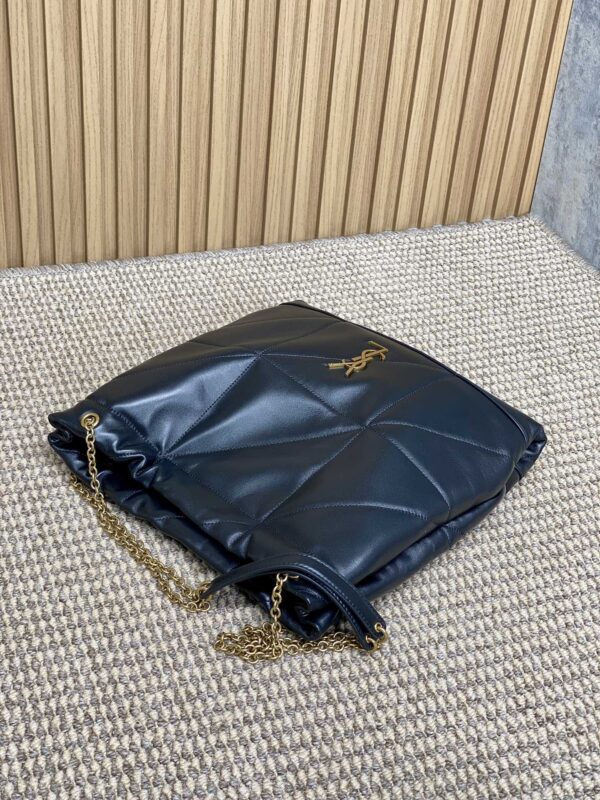 DRAWSTRING CHAIN STRAP SHOULDER BAG 39 IN BLACK QUILTED CALFSKIN