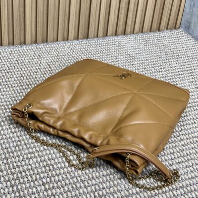 DRAWSTRING CHAIN STRAP SHOULDER BAG 39 IN TORTILLA BROWN QUILTED CALFSKIN