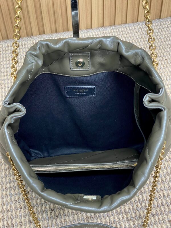 img_aed707d3_20241123_i1732363770_2923_0_jpg DRAWSTRING CHAIN STRAP SHOULDER BAG 39 IN DARK GREEN QUILTED CALFSKIN
