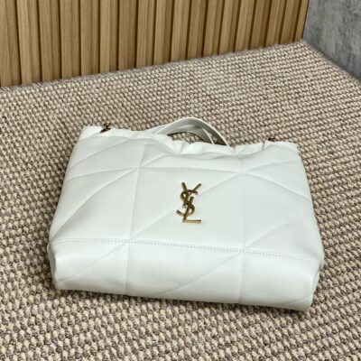 DRAWSTRING CHAIN STRAP SHOULDER BAG 39 IN WHITE QUILTED CALFSKIN