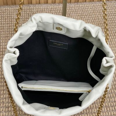 DRAWSTRING CHAIN STRAP SHOULDER BAG 39 IN WHITE QUILTED CALFSKIN