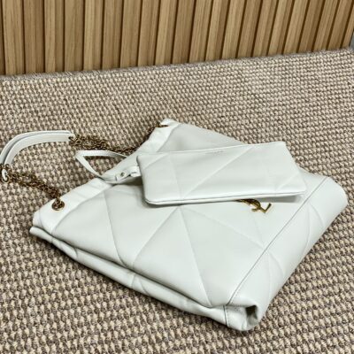 DRAWSTRING CHAIN STRAP SHOULDER BAG 39 IN WHITE QUILTED CALFSKIN