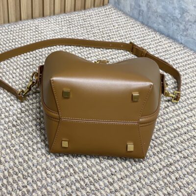 img_aed707d3_20241125_i1732516639_706_3_jpg LE 37 SMALL BUCKET BAG 20 IN TORTILLA BROWN CALFSKIN GOLD HARDWARE