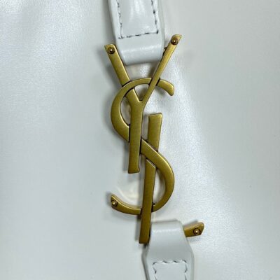 LE 37 MEDIUM BUCKET BAG 25 IN WHITE CALFSKIN GOLD HARDWARE