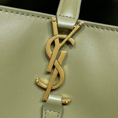 img_aed707d3_20241220_i1734689037_2544_0_jpg LE 37 SMALL BUCKET BAG 20 IN AVOCADO GREEN CALFSKIN GOLD HARDWARE