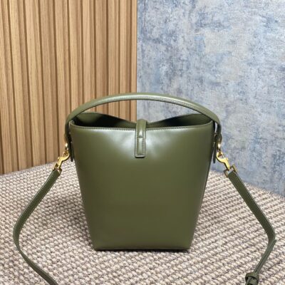 img_aed707d3_20241220_i1734689038_4380_0_jpg LE 37 SMALL BUCKET BAG 20 IN AVOCADO GREEN CALFSKIN GOLD HARDWARE