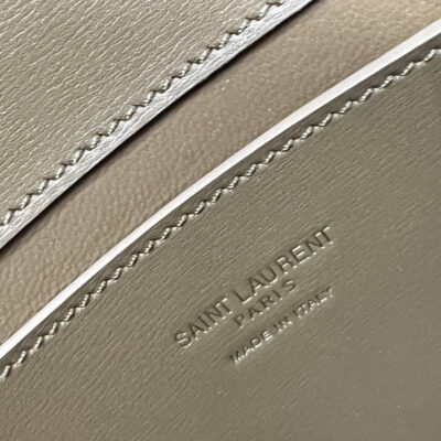 VOLTAIRE IN BOX 21 IN CARAMEL BROWN CALFSKIN GOLD LOGO