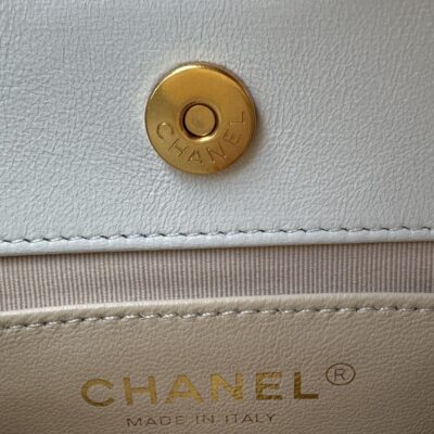 CHANEL 25S HOBO BAG 19 CM IN WHITE LAMBSKIN WITH GOLD HARDWARE