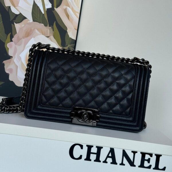 CHANEL BOY 25S 25 CM IN BLACK LAMBSKIN