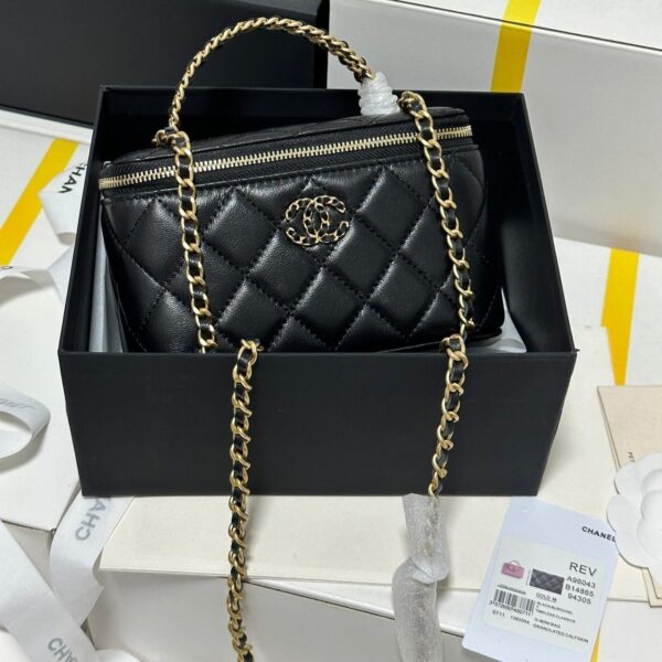 img_b885826e_20240120_i1705724913_935_5_jpg CC 18 CLUTCH BAG IN BLACK CALFSKIN GOLD HARDWARE