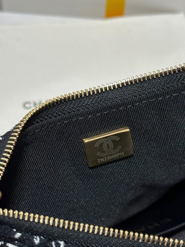 HOBO BAG 23 IN BLACK MIX WHITE TWEED GOLD HARDWARE